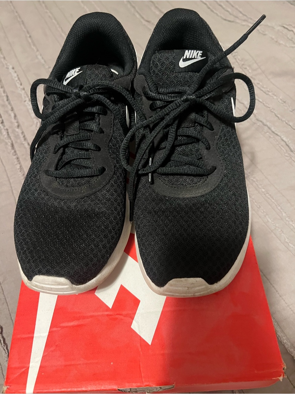 Nike Black Ladies Sneakers with White Sole